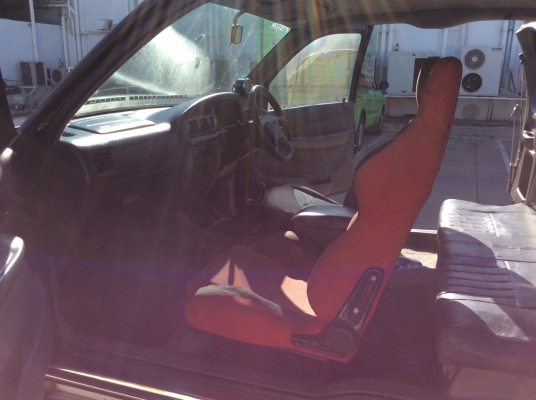 ขายรถกระบะฟอร์ด เรนเจอร์โฟวิลแคปเปิดได้ ปี03 เครื่องวาง 1JZ เทอร์โบ เกียร์ธรรมดา ติดแก๊สLPG ระบบเกียร์โฟวิลยังอยู่ครบ เพาเวอร์ ไฟฟ้า airbag/abs ภายในเดิมๆวิทยุCD ตัวถังบางเดิมทั้งคันสีเงามีริ้วรอย แม็กสวย8"ยางโฟ34" ยางดี โช๊คอัพแต่ง คัสซีสวย รถข