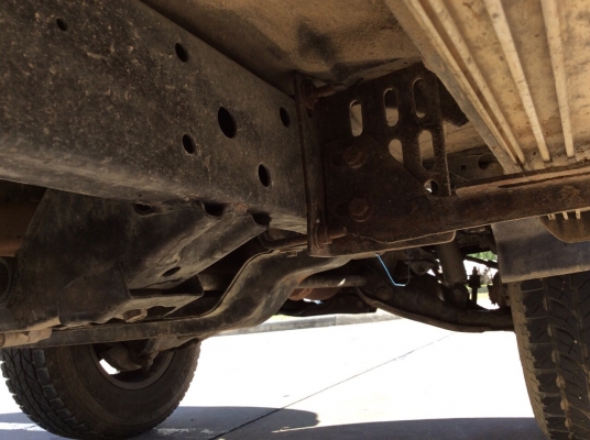 ขายรถกระบะฟอร์ด เรนเจอร์โฟวิลแคปเปิดได้ ปี03 เครื่องวาง 1JZ เทอร์โบ เกียร์ธรรมดา ติดแก๊สLPG ระบบเกียร์โฟวิลยังอยู่ครบ เพาเวอร์ ไฟฟ้า airbag/abs ภายในเดิมๆวิทยุCD ตัวถังบางเดิมทั้งคันสีเงามีริ้วรอย แม็กสวย8"ยางโฟ34" ยางดี โช๊คอัพแต่ง คัสซีสวย รถข