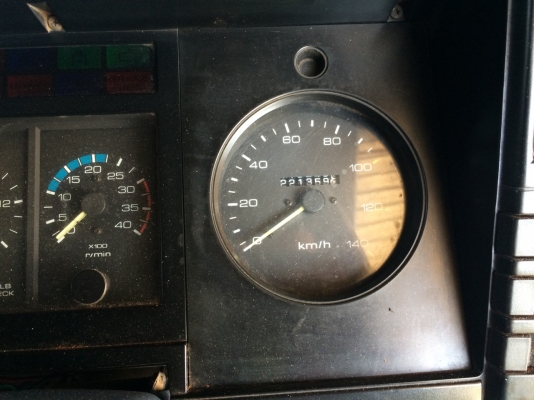 รถอีซุซุ 10 ล้อ พื้นเรียบ FVZ 195 แรงม้า. ปี 37 สนใจติดต่อ 081 - 6079515 รถอีซุซุ 10 ล้อ พื้นเรียบ FVZ 195 แรงม้า. ปี 37 สนใจติดต่อ 081 - 6079515