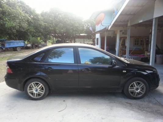 ขายรถเก๋ง Ford 4 ประตูสีดำ ขายรถเก๋ง Ford 4 ประตูสีดำ