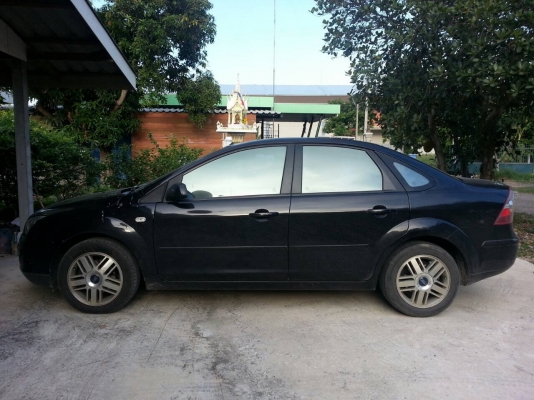 ขายรถเก๋ง Ford 4 ประตูสีดำ ขายรถเก๋ง Ford 4 ประตูสีดำ