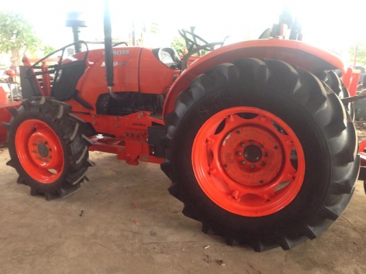 คูโบต้ารุ่นm7040 รถปรับสภาพพร้อมใช้งานมาแล้วครับ  รับประกันตัวเครื่อง 3เดือนหรือ 200ชั่วโมงคับ