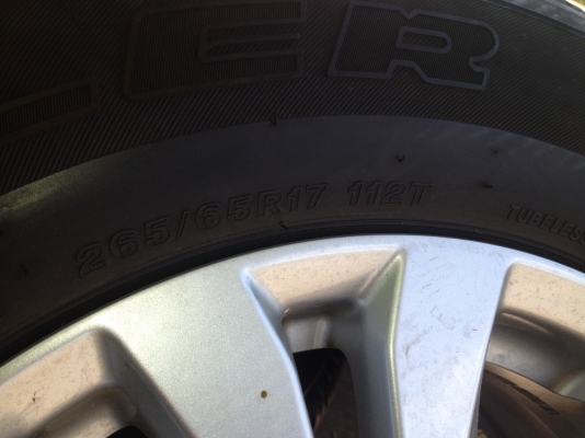 ขายล้อแม็ก Mazda BT50 17นิ้ว พร้อมยาง BRIDGESTONE 265 65 17 ปลายปี 13