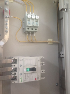 ขายตู้ MDB,DB จำนวนหลายใบ สภาพดีพร้อมใช้งานครับ สนใจติดต่อได้ที่ K.Pipat Mobile:098-2641749 Line ID:pipat27 email:reuse@hand@hotmail.com