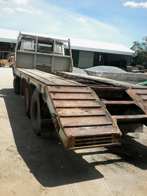 รถบรรทุก 10 ล้อ เทเลอร์บรรทุกแบคโฮ