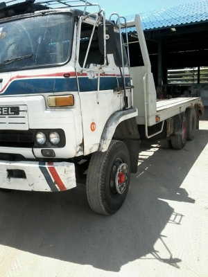 รถบรรทุก 10 ล้อ เทเลอร์บรรทุกแบคโฮ