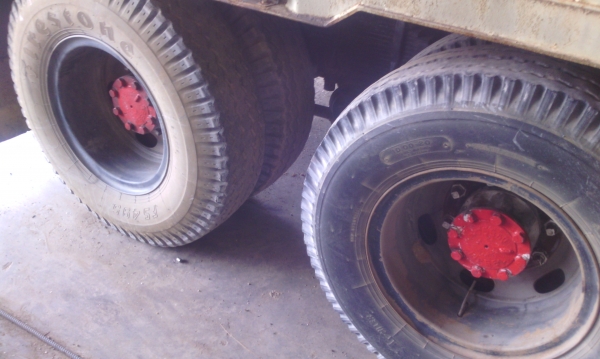 รถบรรทุก 10 ล้อ เทเลอร์บรรทุกแบคโฮ