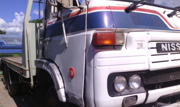 รถบรรทุก 10 ล้อ เทเลอร์บรรทุกแบคโฮ