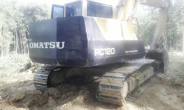 ขายรถแบคโฮ KOMATSU 120-5 แอร์ไฟฟ้า เล่มทะเบียนพร้อม สนใจโทร 081-970-1072