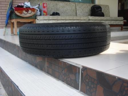 เศษยางบริจสโตน DURAVIC 205 70 15  1 เส้น