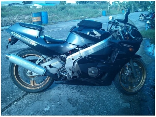 CBR 400 ปี89 ทะเบียนแท้พร้อมโอนขนส่งได้เลย ชัวร์และแน่นอน 100\%