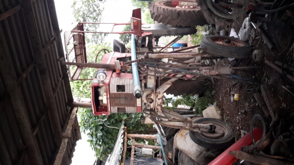 รถไถแม๊กซี่185ยกสูง รถสภาพพร้อมทำงานเลย มีแต่ตัว