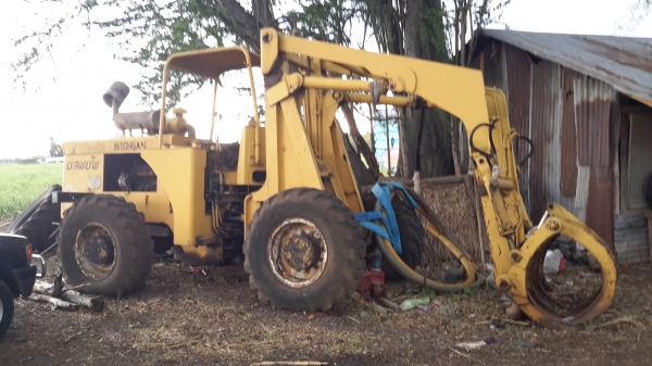 ขายรถตักแปลงเป็นรถคีบอ้อย เอวอ่อน ทำงานได้