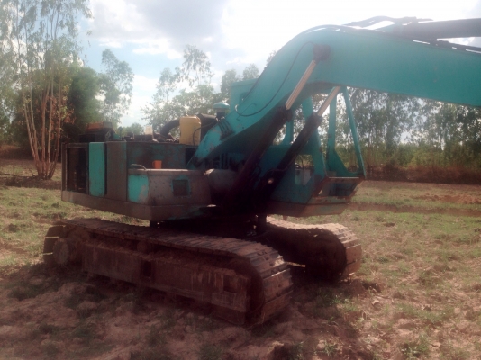 KOBELCO K905 รถเครื่องเดิมปั๊มเดิมแห้งดีแรงดีทำงานไม่โหลด ภายในเก๋งอุปกรณ์ครบพร้อม ภายนอกบอดี้เดิมๆบูมอาร์มสวยไม่มีปะไม่มีดาม ซีลกระบอกไม่แตกเยิ้มแห้งดีมากๆครับ ช่วงล่างใหญ่ เฟลมสวยไม่มีผุ โซ่บูทใบแทรกสภาพดีประมาณ 60\% พร้อมใช้งาน เอกสารสัญญาซื้อขา