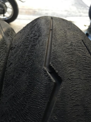 Pirelli super corsa สายฟ้า ดอกเต็ม ๆ 120/70/17- 180/55/17 ปี 14