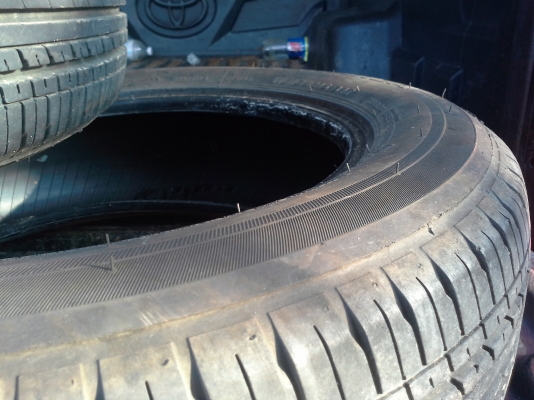 ขายยางสภาพใหม่มากเทียบๆป้ายแดง4เส้น มีตำหนิ1เส้น ของ บริดสโตนส์ 175/65R15 สปดาห์38ปี2013 สภาพสวยมาก มีตำหนิ1เส้นแถมไปเลยให้เป็นชุด ยางใช้งานไม่กี่พันโล ลูกค้าไม่ค่อยได้ใช้รถ เปลี่ยนแม็กใส่ยางหน้ากว้างแก้มเตี้ย รับรองดอกยางเยอะลายดอกเพียบใช้ยาวๆ สวยๆถูกมาก