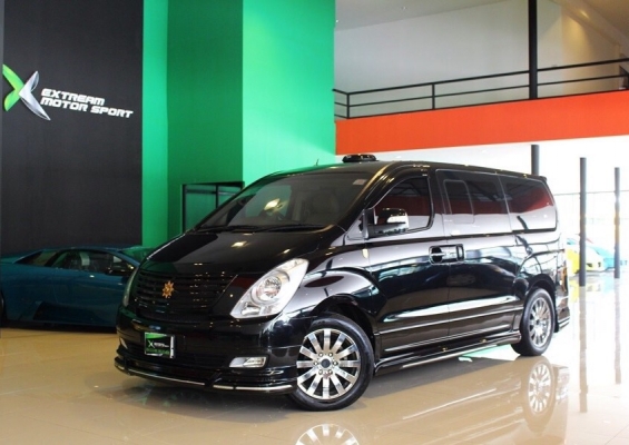 ขาย Hyundai H1 Executive 2014 ชุดแต่งรอบคัน ภายใน VIP เบาะไฟฟ้าหลังพร้อมเบาะนวด เครื่องเสียงชุดใหญ่ จอLED 34&quot; สไลด์ขึ้นลง DVD Pioneer จานดาวเทียม กล่อง A.C.Ryan จอหน้า BLAUPUNKT ปรับพวงมาลัย แม็ก 18&quot; รถใช้น้อย 3x,xxx โล กับราคาถูกสุดในประเทศ ขาย