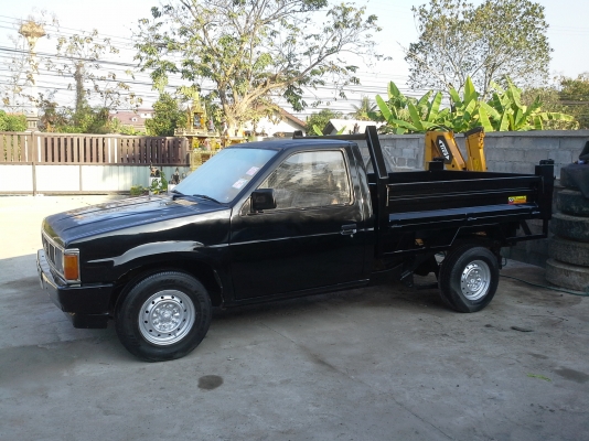 รถนิสสัน Big M  ปี 33 ติดตั้งระบบดั้มพ์ใหม่