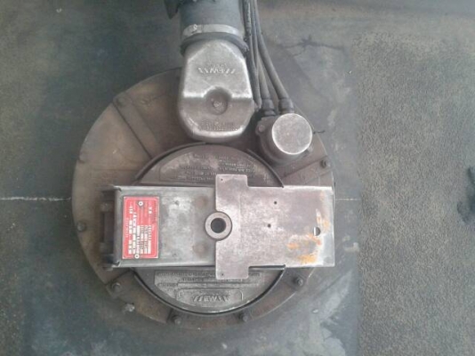 ขายถังน้ำมัน15000ลิตรมี4ช่องเป็นถังโหลดล่างและ5ช่องโหลดบน พร้อมติดตั้งได้เลยครับ