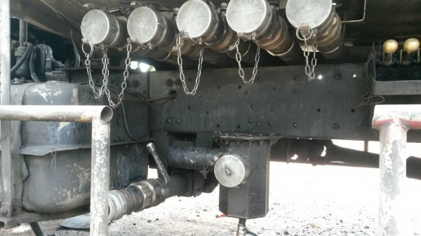 ขายถังน้ำมัน15000ลิตรมี4ช่องเป็นถังโหลดล่างและ5ช่องโหลดบน พร้อมติดตั้งได้เลยครับ