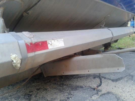 ขายถังน้ำมัน15000ลิตรมี4ช่องเป็นถังโหลดล่างและ5ช่องโหลดบน พร้อมติดตั้งได้เลยครับ