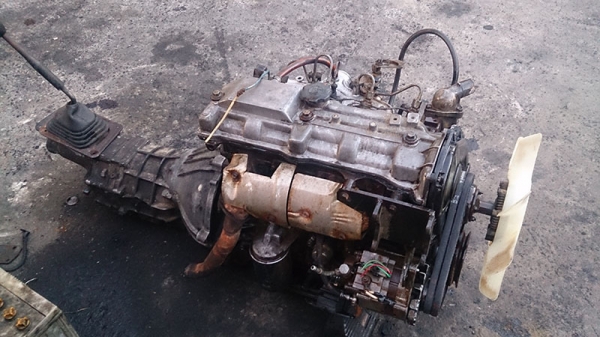 ขายเครื่องยนต์ดีเซลโตโยต้า 2L มีเลขคุม