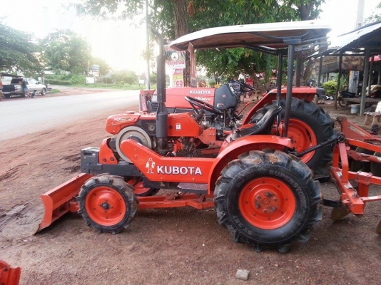 KRT140 plus+ รถสวยสภาพเดิมๆทั้งคัน ดันหน้า ผาน3 ล้อเหล็ก คราด 105,000บ.