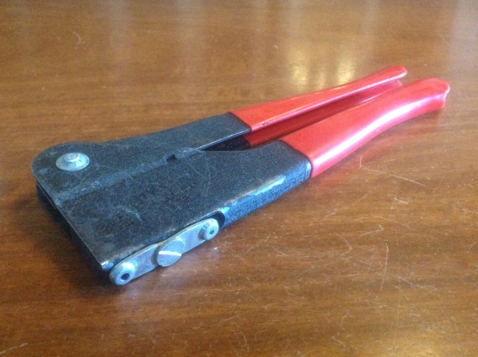 ขายปืนยิงรีเวท รวมจัดส่ง