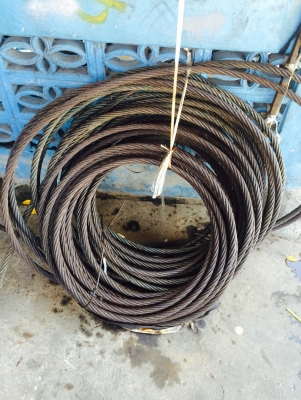 จำหน่าย สลิงเก่า ขนาด 1นิ้ว 25มิล หนัก 250กก ยาวประมาณ 100M สลิงสภาพ 80\% ออกจากท่าเรือ เหลือ 1เส้น ราคาเบาๆ สอบถามโทร 080-6135462