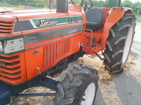 ขายรถไถKUBOTA L1-45 4WD  พร้อมใช้ สวยๆ สีเดิมๆ แรงๆ