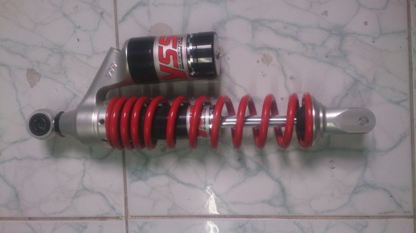 ขายโช็คหลัง YSS 1,300 มือสอง สภาพดี