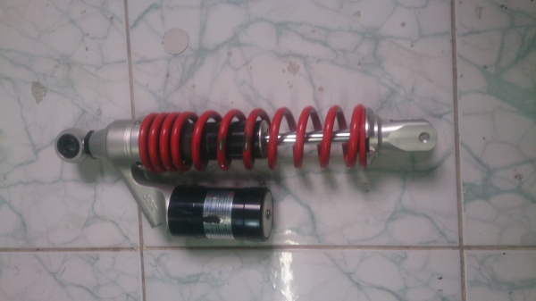 ขายโช็คหลัง YSS 1,300 มือสอง สภาพดี