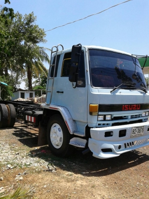 ขายด่วนISUZU 6ล้อROCKY195ช่วงสั้นหัวคัชซีราคาเบาๆโทร0843923995