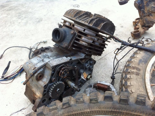 อะไหล่เก่า DT100 หมดกองตามสภาพ 1900 อะไหล่เก่า DT100 หมดกองตามสภาพ 1900