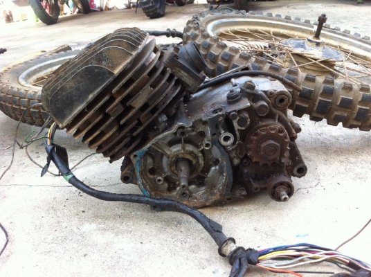 อะไหล่เก่า DT100 หมดกองตามสภาพ 1900 อะไหล่เก่า DT100 หมดกองตามสภาพ 1900