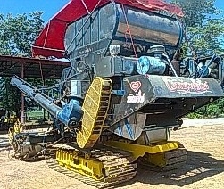 ขายด่วน รถเกี่ยวข้าวเกษตรพัฒนา รุ่น ไอ้หนุ่มไวไฟ รถสภาพดีพร้อมใช้งานได้เลยครับ เครื่องยนต์ 210 HP ISUZU 6HH1 อุ้ม 2.5 ตัน ปั๊มไดกิ้นซาวด์เออร์เบอร์ 22 ช่วงล่างตัวเดิน 10 สภาพดีพร้อมทำงานได้เลย ราคาต่อรองได้ครับ