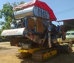 ขายด่วน รถเกี่ยวข้าวเกษตรพัฒนา รุ่น ไอ้หนุ่มไวไฟ รถสภาพดีพร้อมใช้งานได้เลยครับ เครื่องยนต์ 210 HP ISUZU 6HH1 อุ้ม 2.5 ตัน ปั๊มไดกิ้นซาวด์เออร์เบอร์ 22 ช่วงล่างตัวเดิน 10 สภาพดีพร้อมทำงานได้เลย ราคาต่อรองได้ครับ