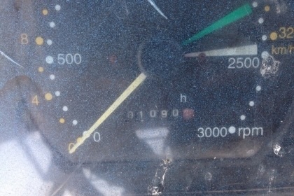 รถไถแชมป์ CHAMP CX 484 - 2 เพลา รถสวยสภาพดีมากครับ อุปกรณ์ครบพร้อม มีใบดันหน้า ผานพรวนดิน 5 เครื่องยนต์แน่นดีแรงดีไม่มีเยิ้ม ระบบเกียร์เดินหน้า 6 ถอยหลัง 6 ใช้งานง่ายไม่มีหลุด ระบบไฮดรอลิกส์ไม่มีแตกเยิ้ม ช่วงล่างแน่นหนึบ ยางสภาพดี 4 เส้นประมาณ 65\% พร้อมใช