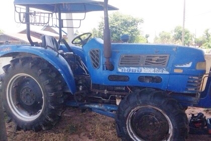 รถไถแชมป์ CHAMP CX 484 - 2 เพลา รถสวยสภาพดีมากครับ อุปกรณ์ครบพร้อม มีใบดันหน้า ผานพรวนดิน 5 เครื่องยนต์แน่นดีแรงดีไม่มีเยิ้ม ระบบเกียร์เดินหน้า 6 ถอยหลัง 6 ใช้งานง่ายไม่มีหลุด ระบบไฮดรอลิกส์ไม่มีแตกเยิ้ม ช่วงล่างแน่นหนึบ ยางสภาพดี 4 เส้นประมาณ 65\% พร้อมใช