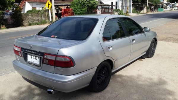 ขาย Nissan Super Saloon ปี 42 เกียร์ออโต้ ติดแก็ส lpg ราคา 75,000 บาท +++++++