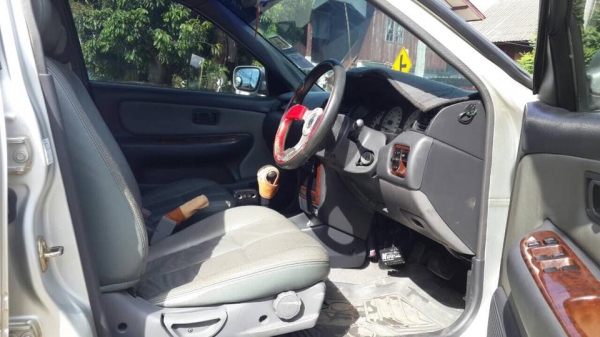 ขาย Nissan Super Saloon ปี 42 เกียร์ออโต้ ติดแก็ส lpg ราคา 75,000 บาท +++++++