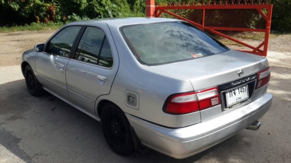 ขาย Nissan Super Saloon ปี 42 เกียร์ออโต้ ติดแก็ส lpg ราคา 75,000 บาท +++++++