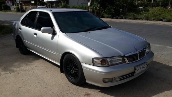 ขาย Nissan Super Saloon ปี 42 เกียร์ออโต้ ติดแก็ส lpg ราคา 75,000 บาท +++++++