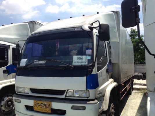 ต้องการขายรถอีซูซุ200ปี48ยูโรทูเครื่องดีคัชซีสวยยางสภาพ80\%มีลิฟท้ายเจ้าของขายเองสนใจติดต่อด่วน0845385517