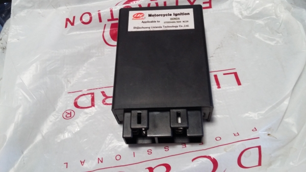 ขายด่วนกล่อง cdi honda steed 2500 บาท