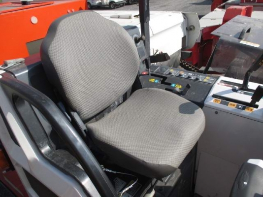 ขายรถเกี่ยวข้าวญี่ปุ่น kubota AR43 ราคา 179,000 ขายรถเกี่ยวข้าวญี่ปุ่น kubota AR43 ราคา 179,000