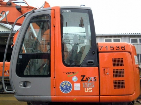 ZX135US ปี 2006 ซีเรียล 71536 ใช้งานแค่ 5686 ชม. นำเข้าจากญี่ปุ่น ไม่แพงครับ