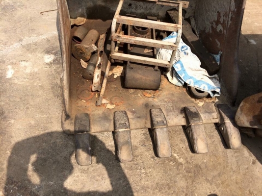 บุ้งกี๋ cat e120b เก่านอกญี่ปุ่น ไม่เคยใช้งานในไทย บุ้งกี๋ cat e120b เก่านอกญี่ปุ่น ไม่เคยใช้งานในไทย