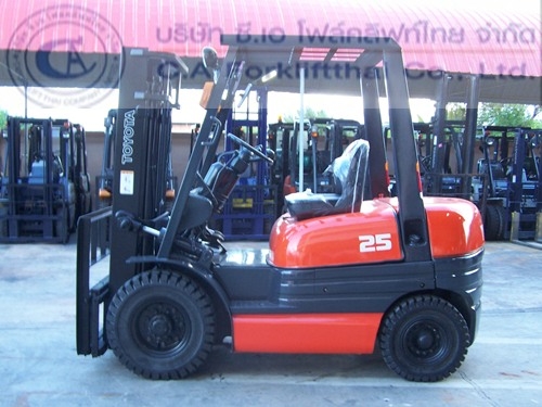 ขายรถ โฟล์คลิฟท์ TOYOTA รุ่น 6-FD25
