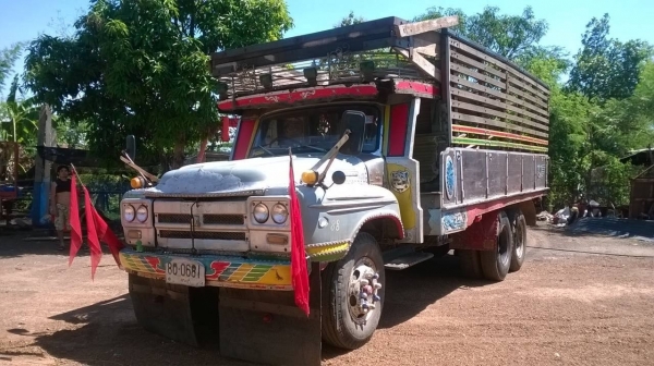 ขาย 10 ล้อหัวยาว เพลาเดียว เครื่อง 6BD1 165 แรงม้า เกียร์ร็อคกี้เสื้อลาย คัสซีสวยตลอดเส้น พาวเวอร์ ทะเบียนพร้อมโอน